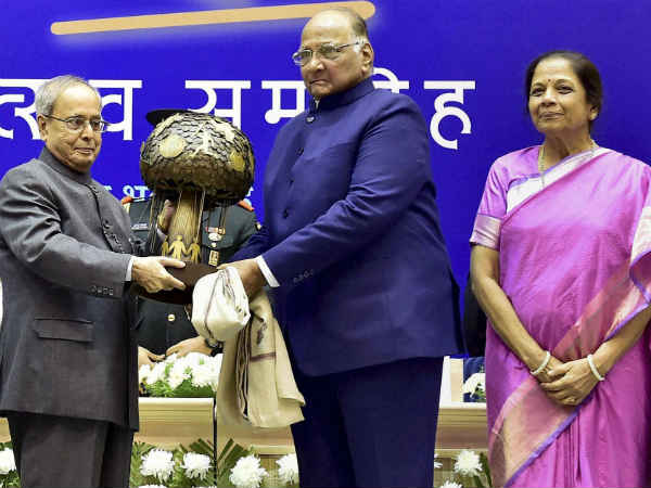 प्रणब दा के साथ शरद पवार 