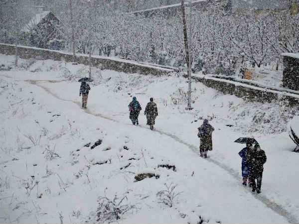बर्फबारी के बाद का मंजर 