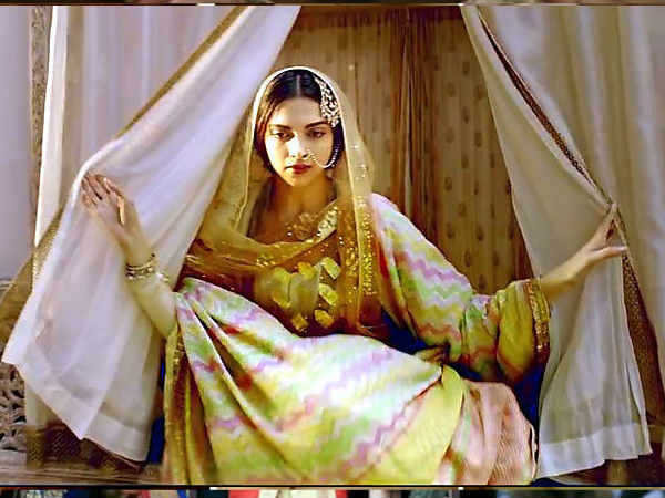 पाकिस्तान ने 'बाजीराव-मस्तानी' को इस्लाम विरोधी कहा पाकिस्तान ने 'बाजीराव-मस्तानी' को इस्लाम विरोधी कहा