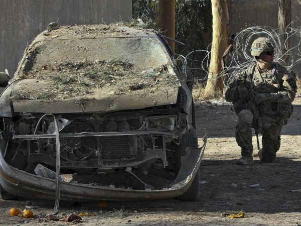 कुछ आत्महत्या करने पर मजबूर कुछ आत्महत्या करने पर मजबूर