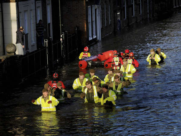 सरकार के रवैये से परेशान लोग