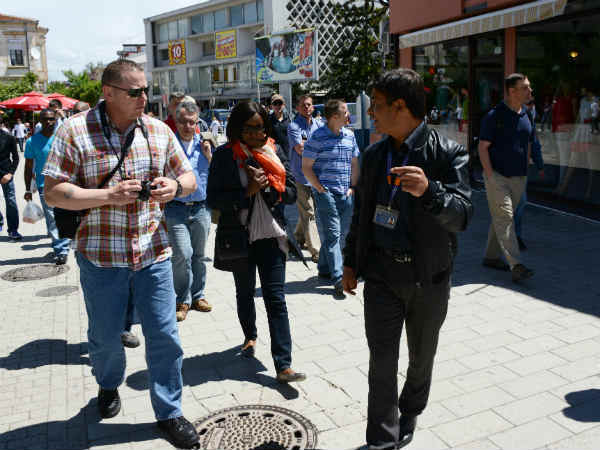 टूरिस्‍ट गाइड 