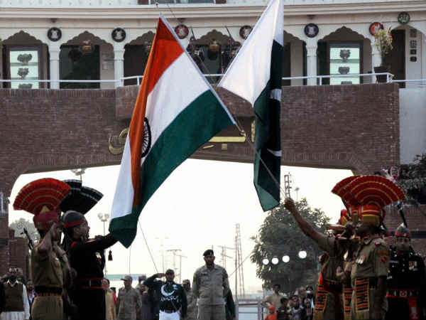 पीठ में छूरी भोक सकता है पाक 