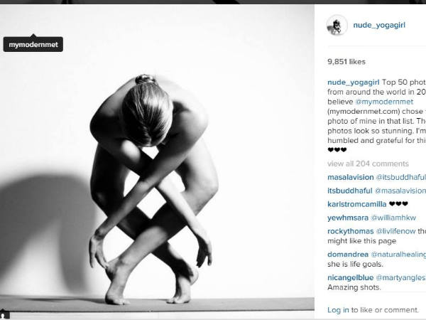 निर्वस्त्र होकर किया योगा