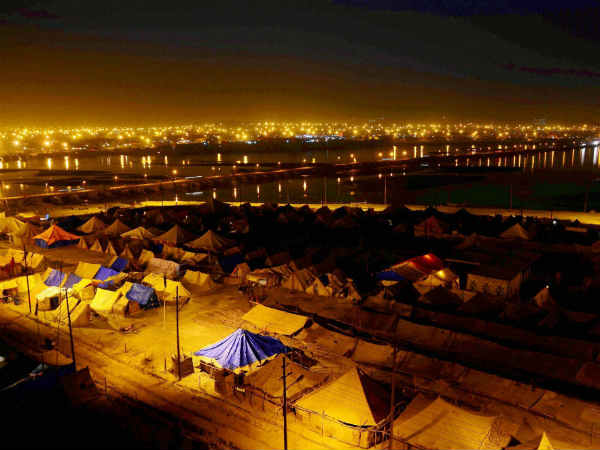 गंगाजी भागीरथ के पीछे आयी थीं