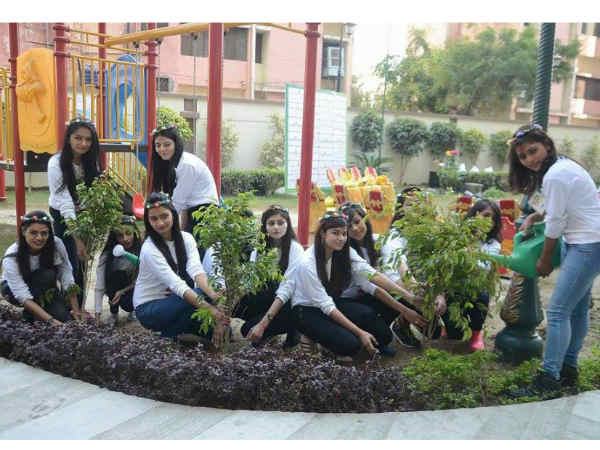 Unique way to promote go green movement to ladies for their efforts