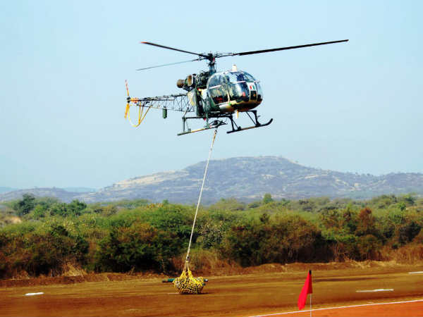 हेलिकॅप्टर से एयरलिफ्टिंग