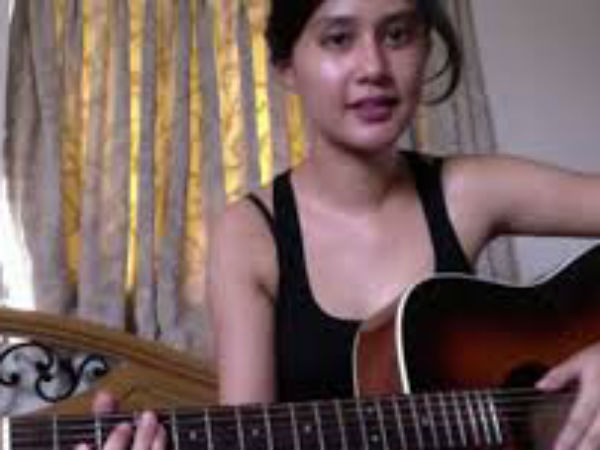 करीब 475 घंटे