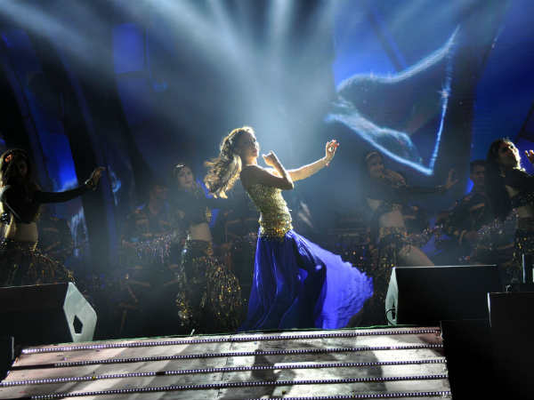 जमकर थिरकी एली