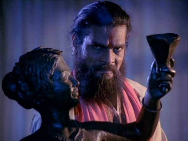 तांत्रिक और बाबाओं के रोल से बचना चाहता हूं