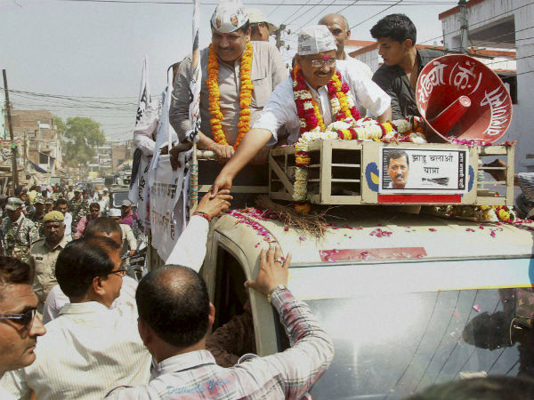 8 अप्रैल 2014- दिल्ली के सुल्तानपुरी में थप्पड़ मारा गया