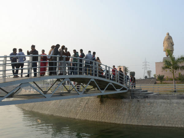 जनेश्वर पार्क के अंदर का नजारा 