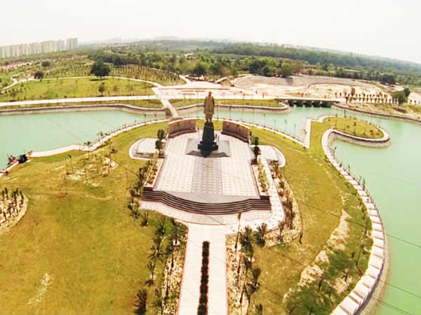 Janeshwar Mishr Park, जनेश्वर पार्क 