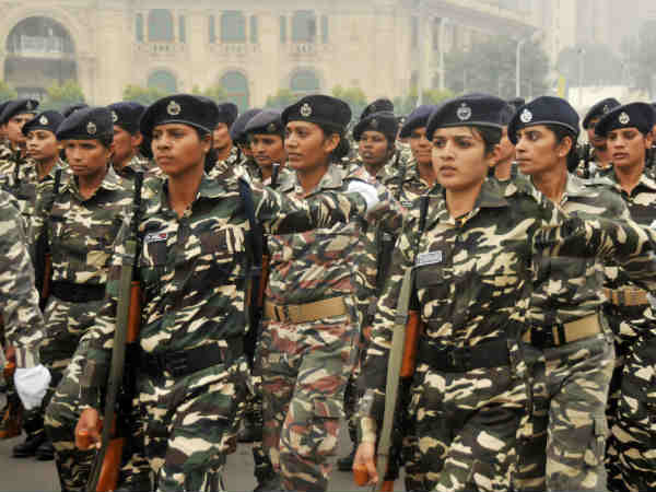 हजरतगंज से गुजरा महिलाओं का मार्च