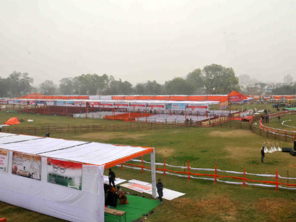 भव्य पंडाल बनाया गया है