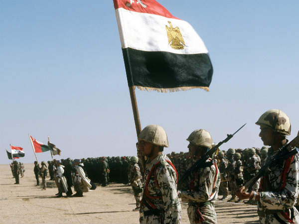 कई लोग बेघर 