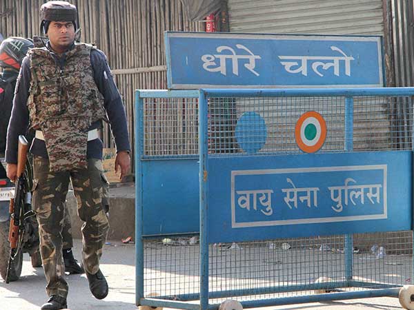 जोश से भर जाती है सेना 