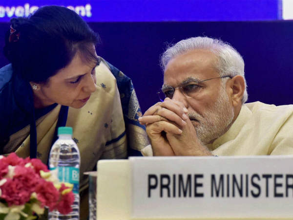 अगले पांच वर्ष में तीन लाख करोड़ 