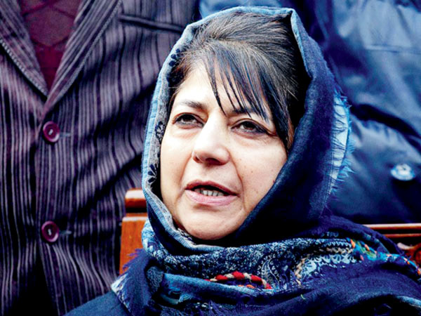 महबूबा बिजी सलाह लेने में 