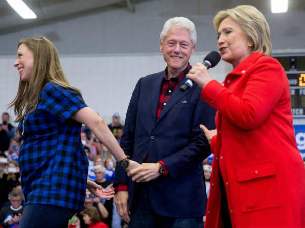 दोनों से अलग