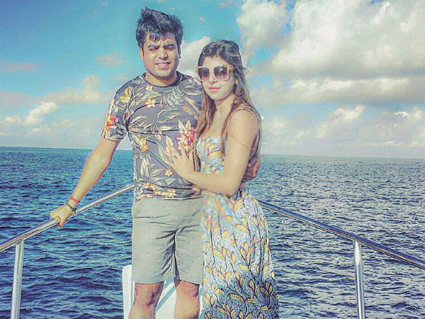 रोमांटिक तस्वीर