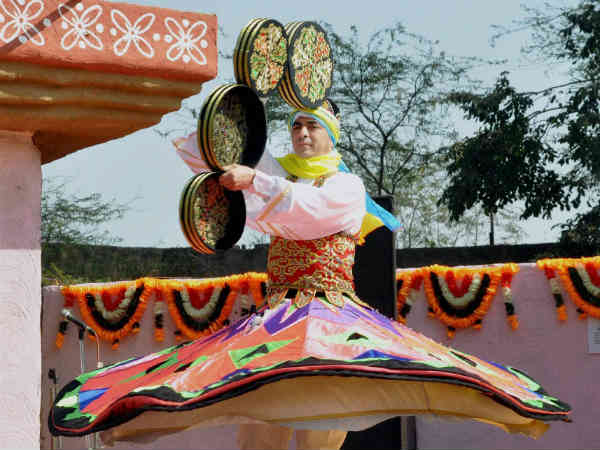 फूल तितली से लेकर पतझड़ तक फूल तितली से लेकर पतझड़ तक