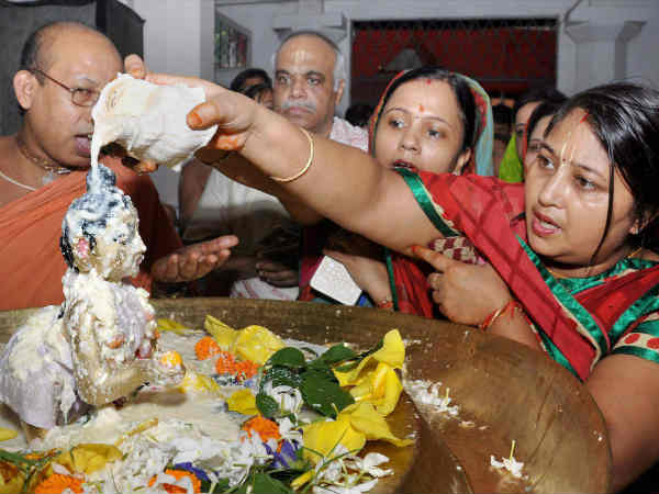 सबसे बड़ा इस्कान मंदिर