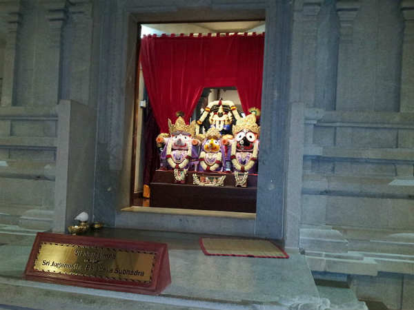 400 इस्कान मंदिर