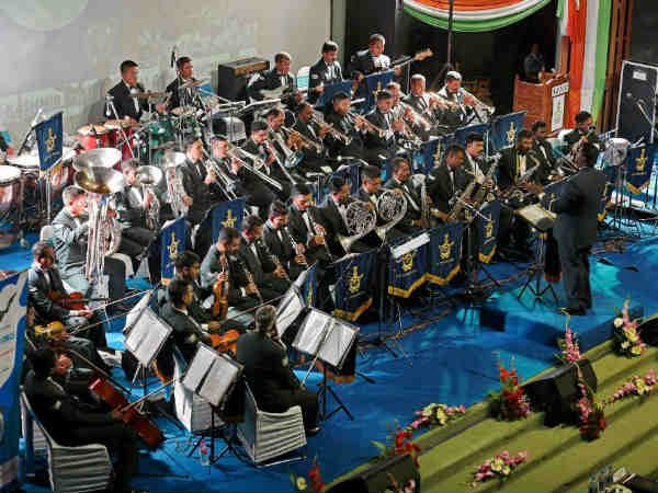 बड़े-बड़े दफ्तरों में