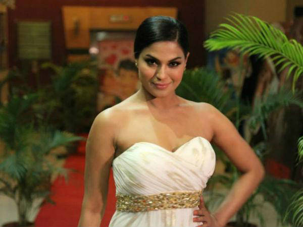 वीना मलिक राजनीति में? वीना मलिक राजनीति में?