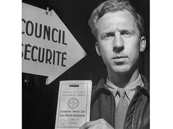 वर्ल्‍ड वॉर टू के पायलट ने की शुरुआत 