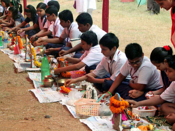 मां सरस्वती का पूजन