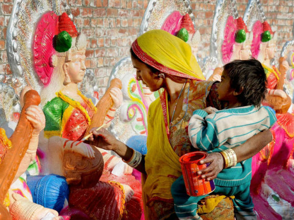 मां सरस्वती की पेटिंग