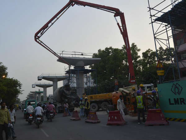 लखनऊ मेट्रो को 814 करोड़ का धक्का