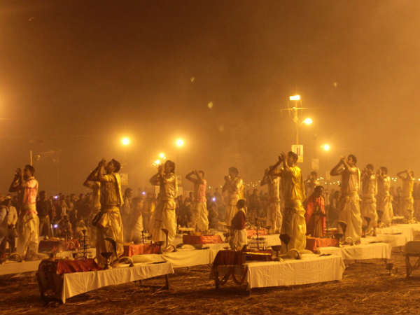 गणपति के आह्वाहन से होती है आरती की शुरुआत गणपति के आह्वाहन से होती है आरती की शुरुआत