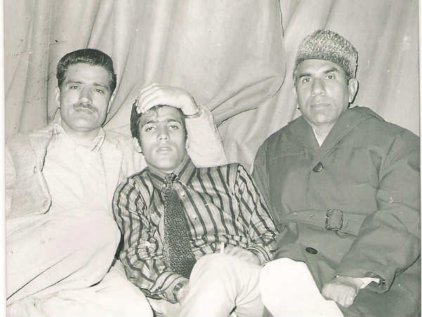 पेशावर यूनिवर्सिटी से किया मास्टर्स पेशावर यूनिवर्सिटी से किया मास्टर्स