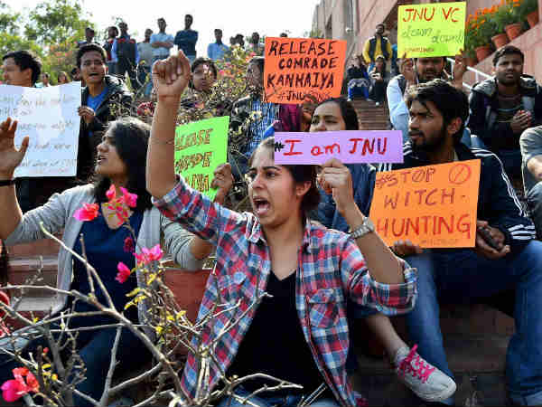 विदेशी छात्रों से ‘इंसीडेंटल चार्ज’ भी