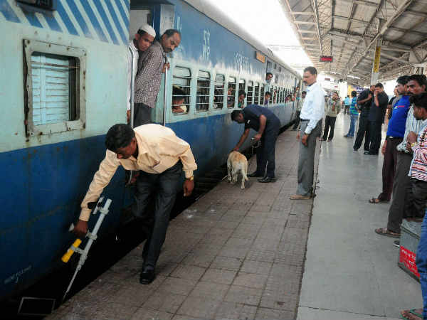 एजेंट व दलाल 