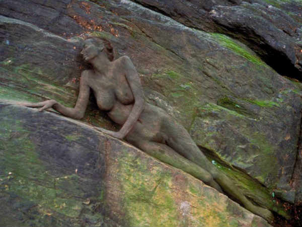 पूरी दुनिया में पड़ा घूमना