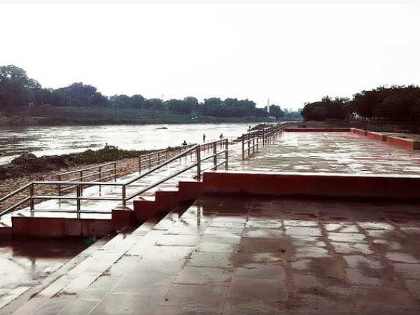 बच्चों के खेलने का मैदान