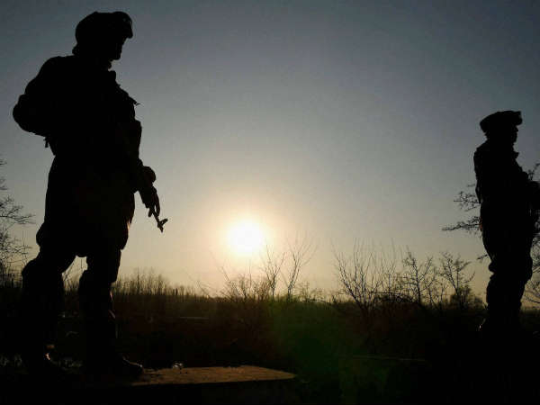 रीयल हीरो के लिए रील हीरो को देखते हैं आप