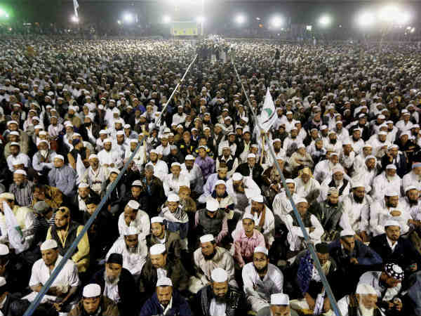 युवाओं को दे रहा था ट्रेनिंग 