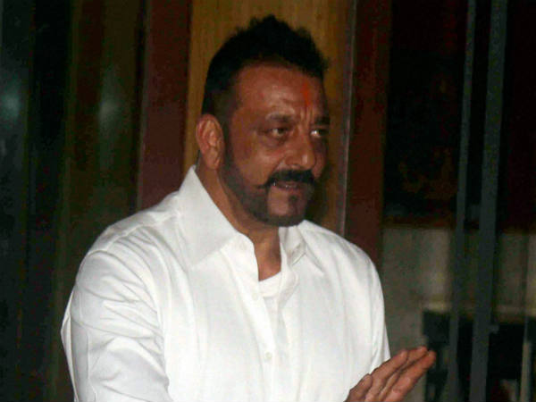 बने रेडियो जॉकी