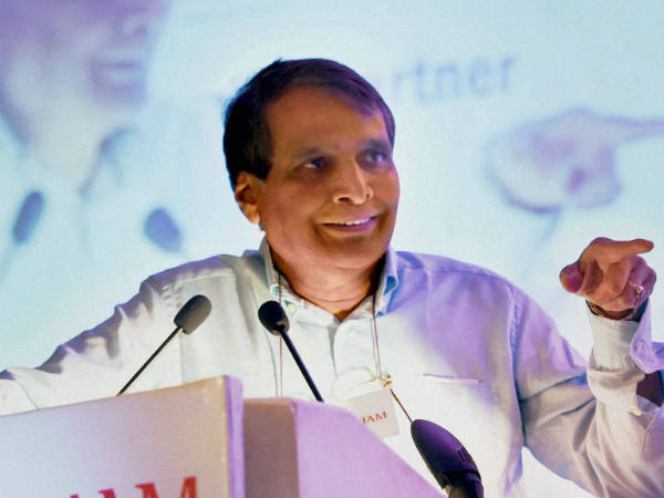 जन्म महाराष्ट्र में