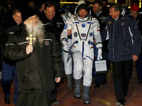 स्पेस स्टेशन से करते ट्वीट स्पेस स्टेशन से करते ट्वीट