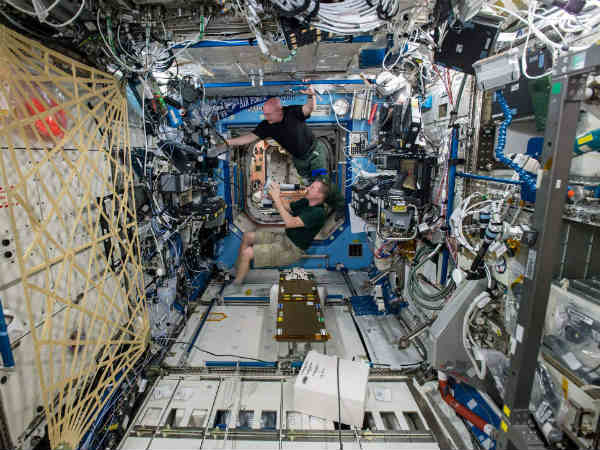 जब बने क्रू मेंबर जब बने क्रू मेंबर