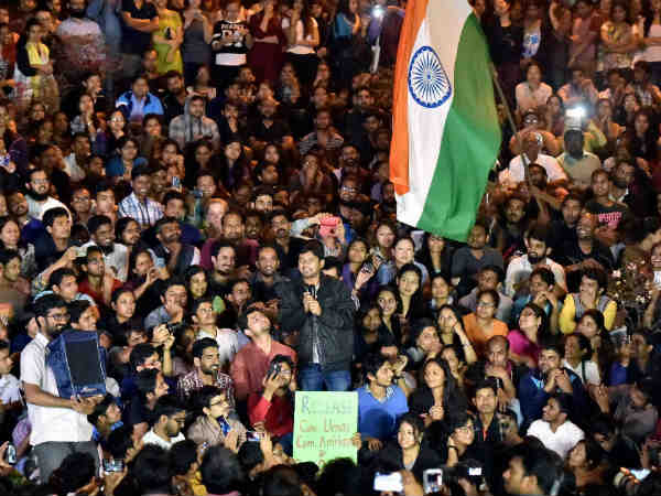 बेगुसराय के गांव में हुआ जन्‍म