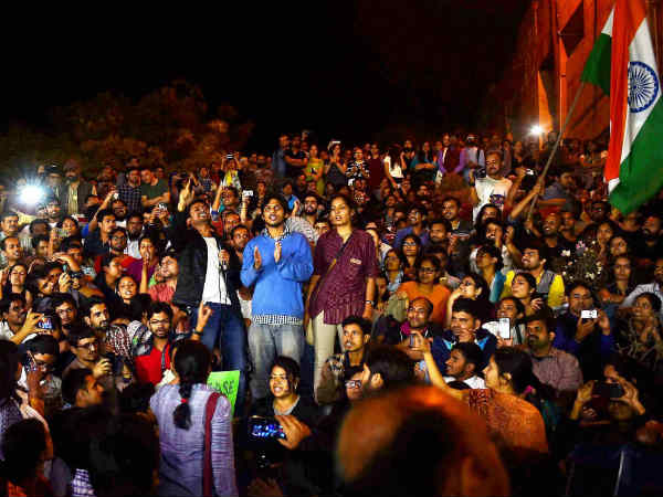 घर पर हुई पांचवी तक पढ़ाई