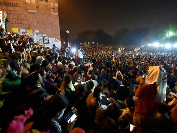 घर पर कन्‍हैया ने शुरू किया ट्यूशन पढ़ाना