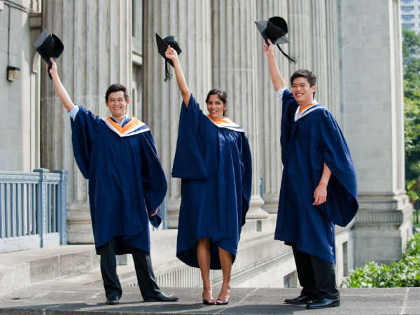 40 प्रतिशत छात्र पूरी करते कॉलेज की पढ़ाई 